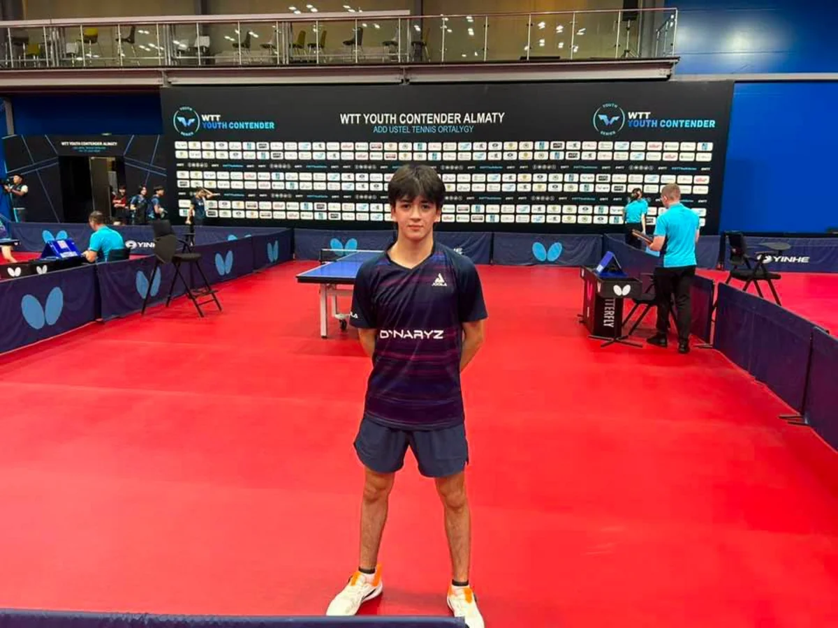 Онур Гулузаде принимает участие в турнире WTT Youth Contender