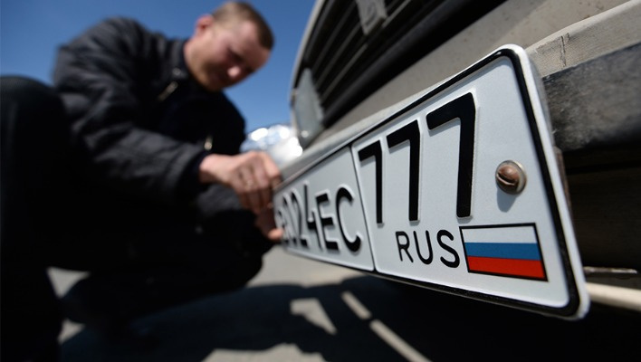 Некоторым гражданам хотят разрешить въезжать в КР на авто с иностранными номерами