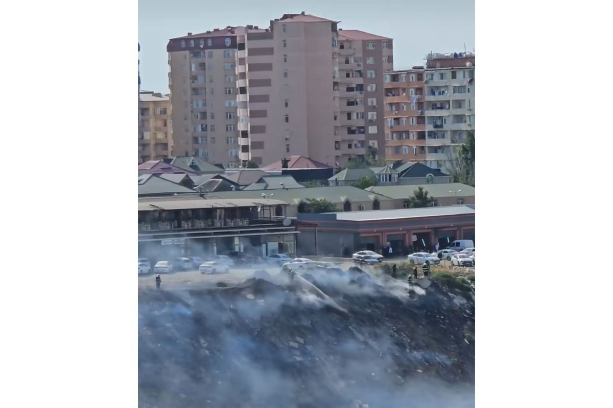 В Баку вспыхнул пожар на открытой территории
