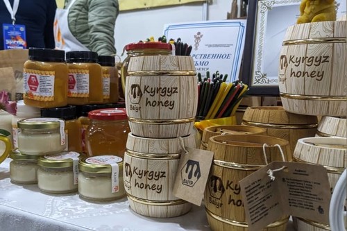 Кыргызстан в I полугодии сократил экспорт мёда в Южную Корею в 6 раз