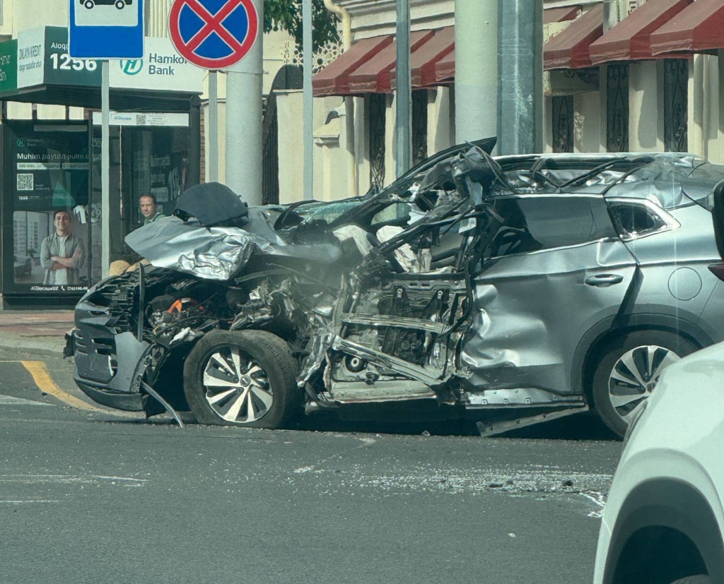 Стали известны детали серьезного ДТП с участием автобуса и легкового автомобиля в центре Ташкента