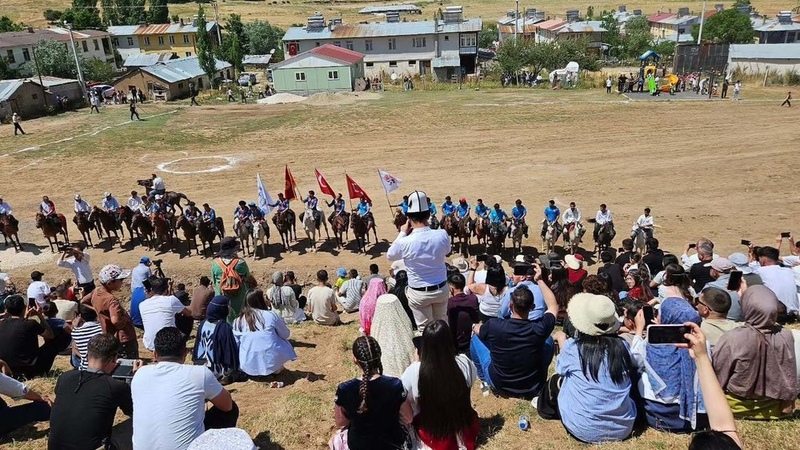 Cultural festival dedicated to Kyrgyzstan's independence held in Van province