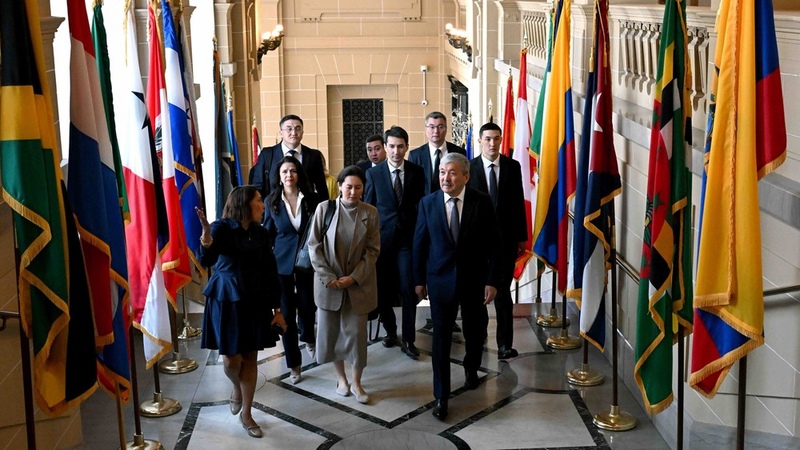 Cabinet Chairman Kasymaliev discusses permanent observer status and economic growth at OAS headquarters