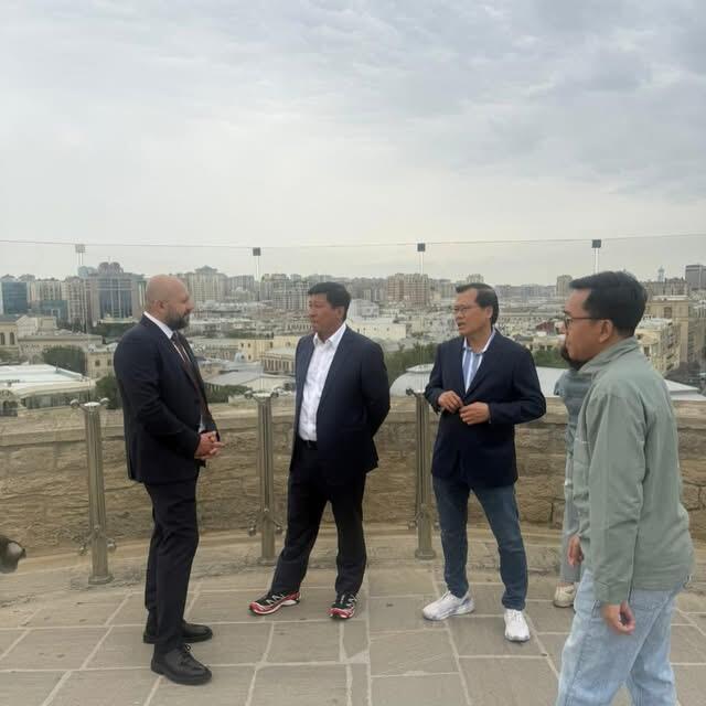 WUF13 çərçivəsində Bakıda olan dünya liderləri və yüksək səviyyəli rəsmilər İçərişəhəri ziyarət ediblər