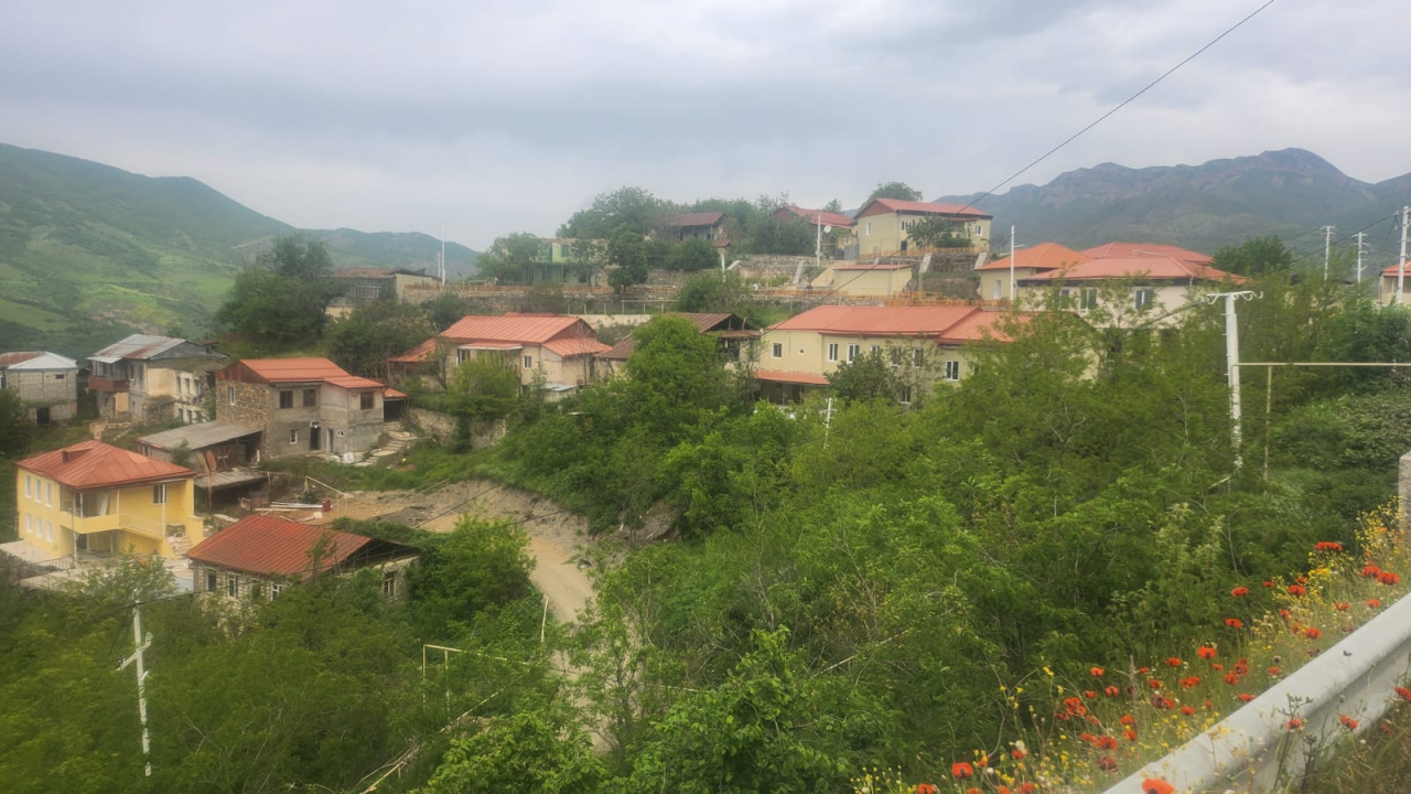 Şuşanın Böyük Qaladərəsi kəndində 17 fərdi yaşayış evi yenidən qurulub