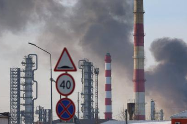 Украина бомбит российские нефтебазы