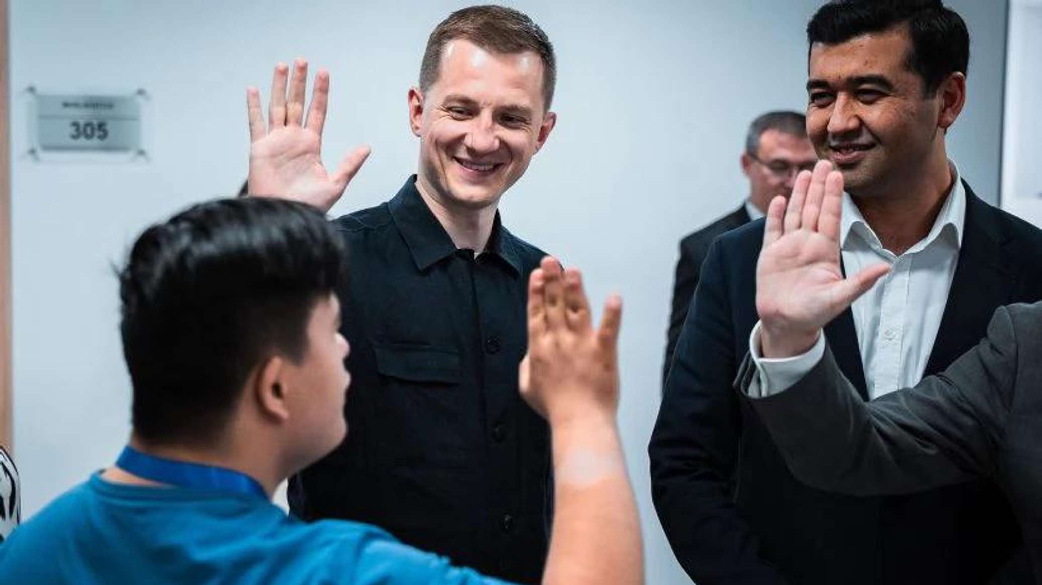Для волонтеров и соцпроектов: Узбекистан и Россия откроют проектный офис DOBRO