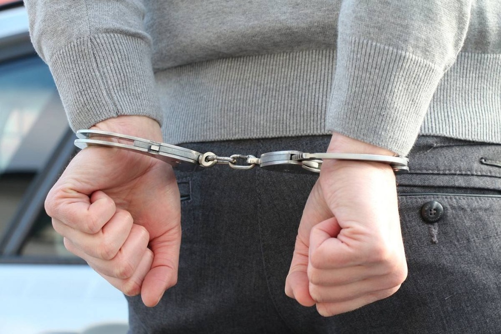 В Фергане экс-сотрудник банка получил срок за хищение почти 1,5 миллиарда сумов