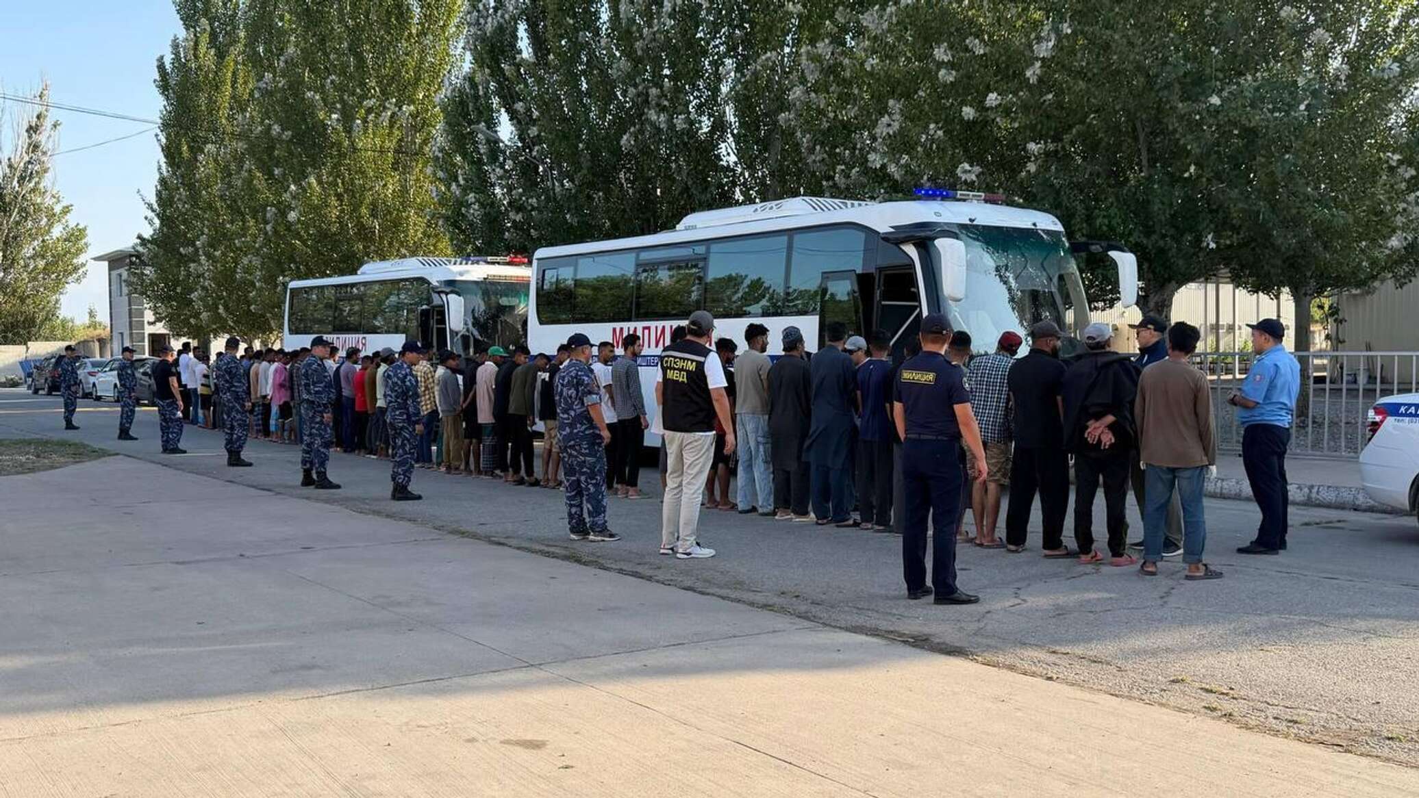 С начала года из Бишкека депортировали 450 иностранцев–нарушителей