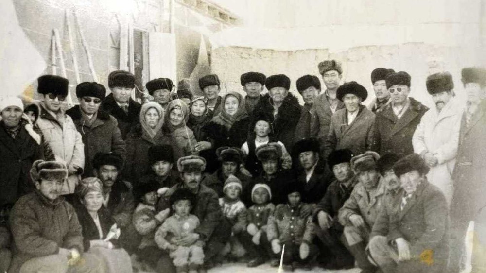К 110-летию Үркүн: 36 золотых зубов, побег в Кашгар и клад на жайлоо — воспоминания внуков Сарыбая Чоробай уулу