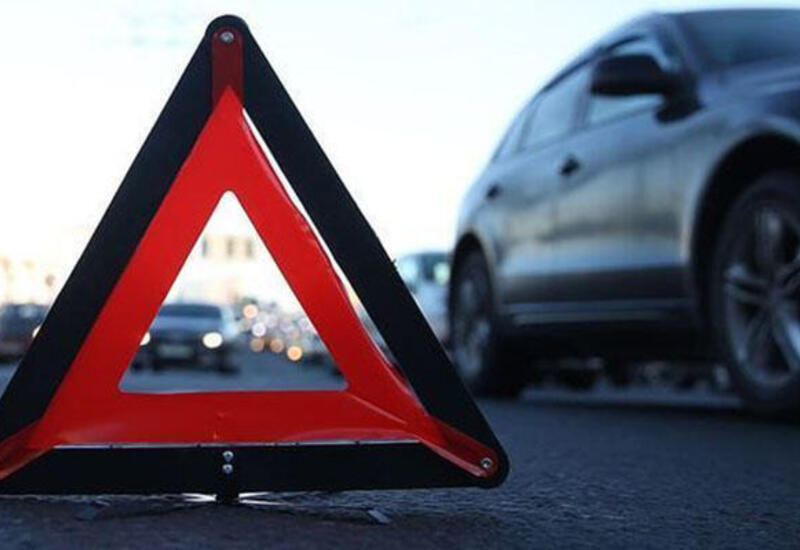 В Баку столкнулись два автомобиля