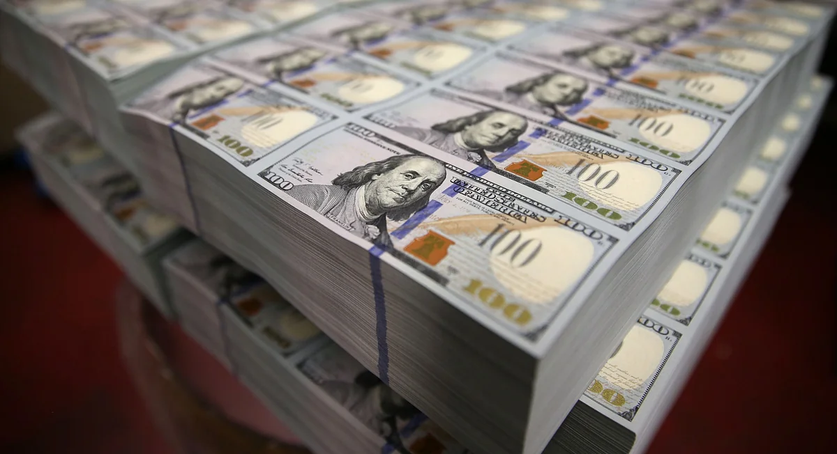 Валютные резервы ЦБА за 5 месяцев выросли на 10,4%, в мае - на 2%
