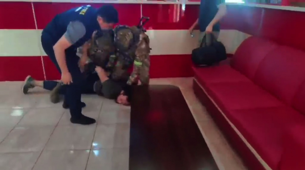 В Бишкеке в рамках рейда "Бандит" в милицию доставили более 20 человек (видео)
