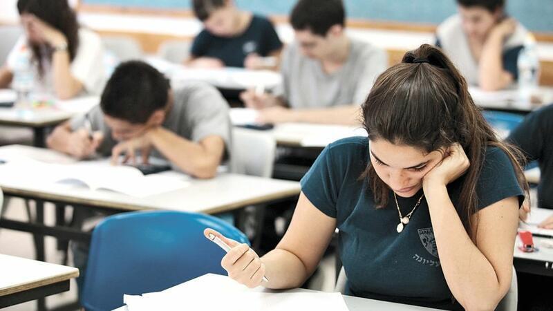 Свыше 55 тысяч абитуриентов сдадут вступительный экзамен