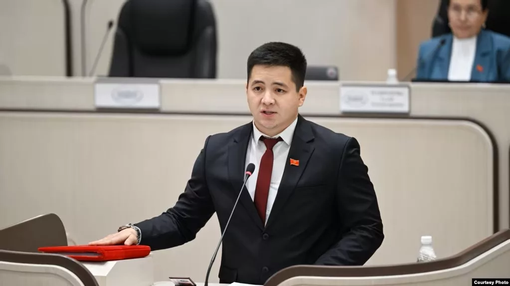 Депутат Жогорку Кеңеша Темирлан Айтиев подал в ЦИК заявление о сложении депутатских полномочий