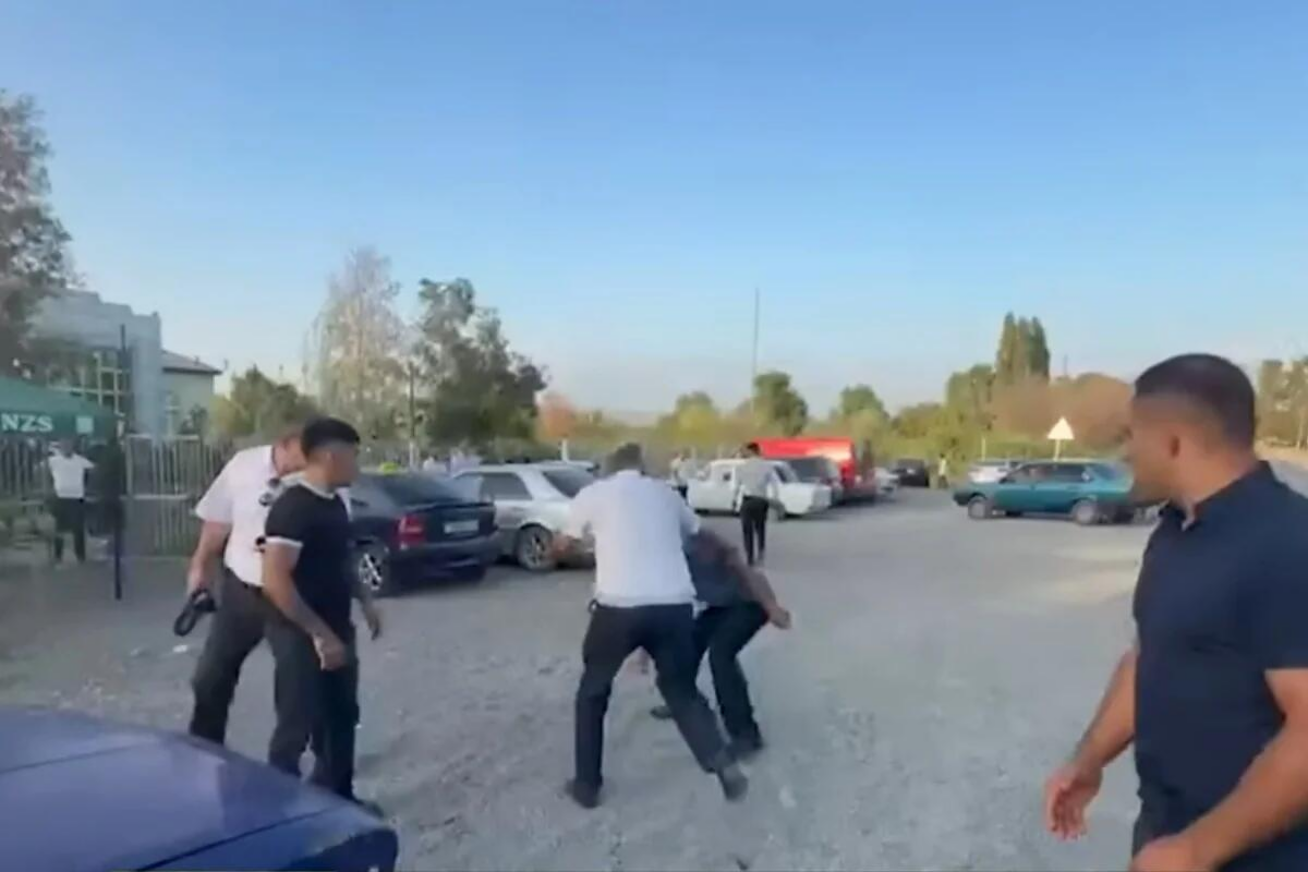 17 yaşlı qızın nişanında mediaya hücum olundu