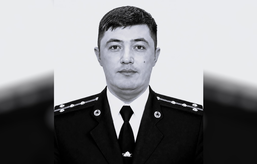 Спасатель МЧС погиб при эвакуации людей из горящего дома в Ташкенте