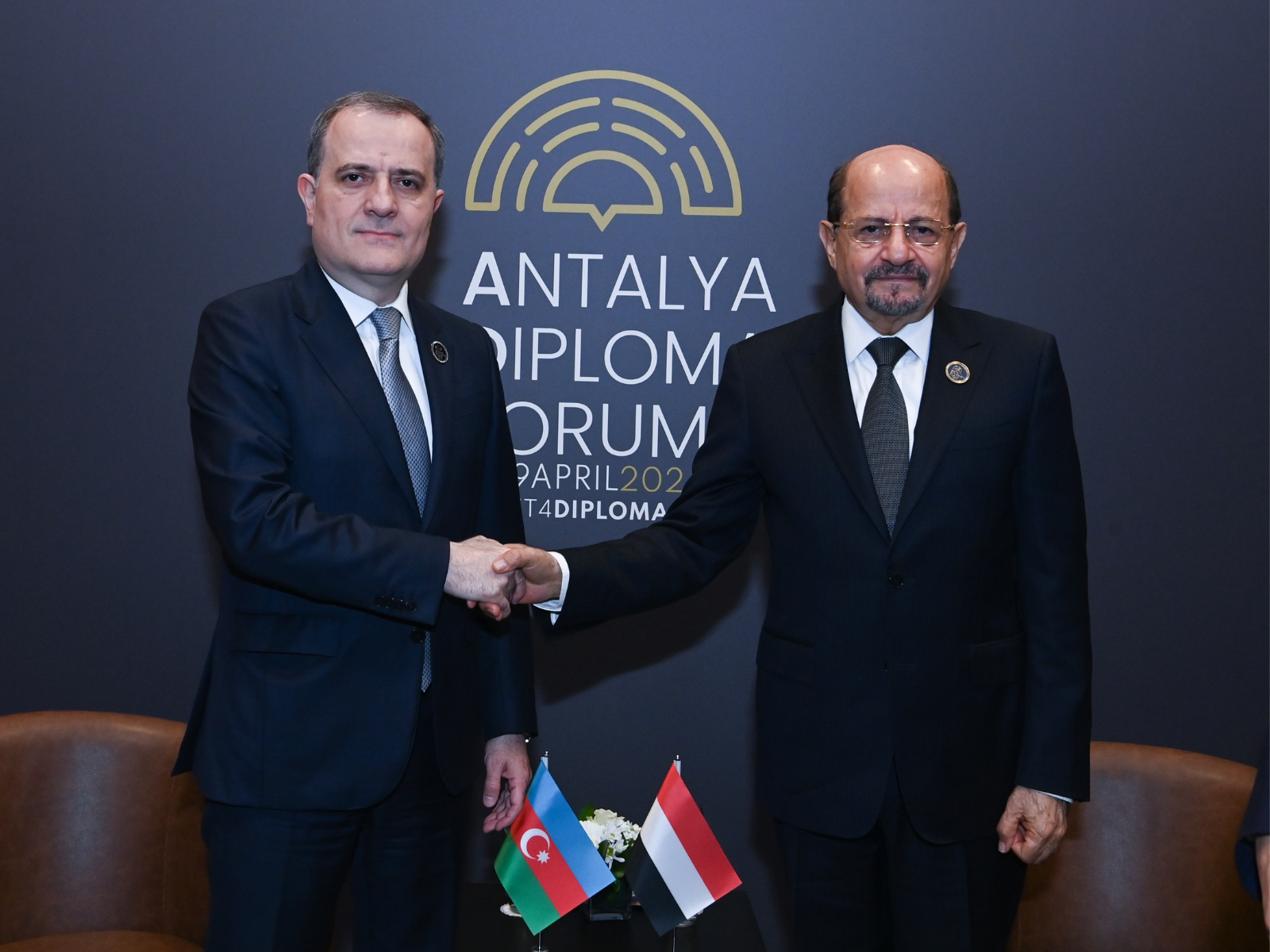 Джейхун Байрамов встретился в Анталье с йеменским коллегой