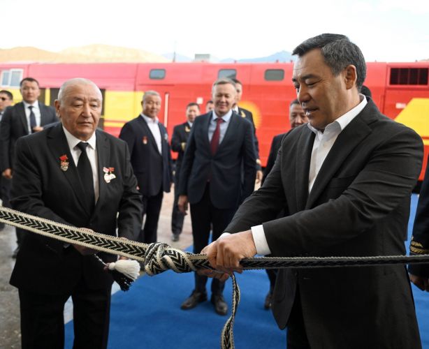 President Sadyr Japarov opens new Balykchy — Kochkor railway