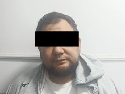 В Токмоке мужчина избивал сожительницу и детей лопатой