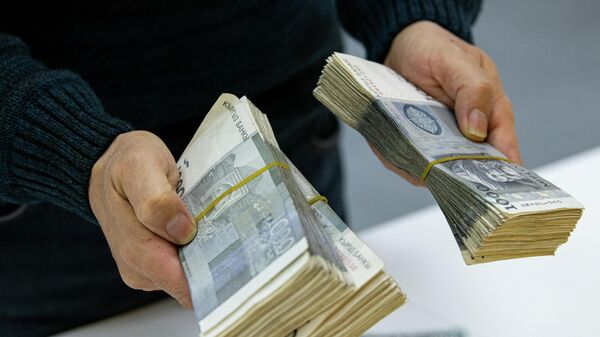 Девочка в Токмоке отдала мошенникам 500 тыс сомов и ювелирные изделия