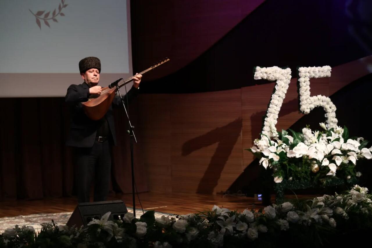 Bakıda Barat Vüsalın yubiley gecəsi keçirildi