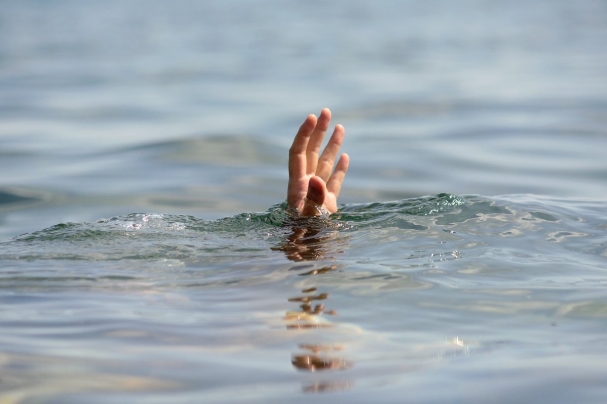На бакинском пляже мужчина утонул в море
