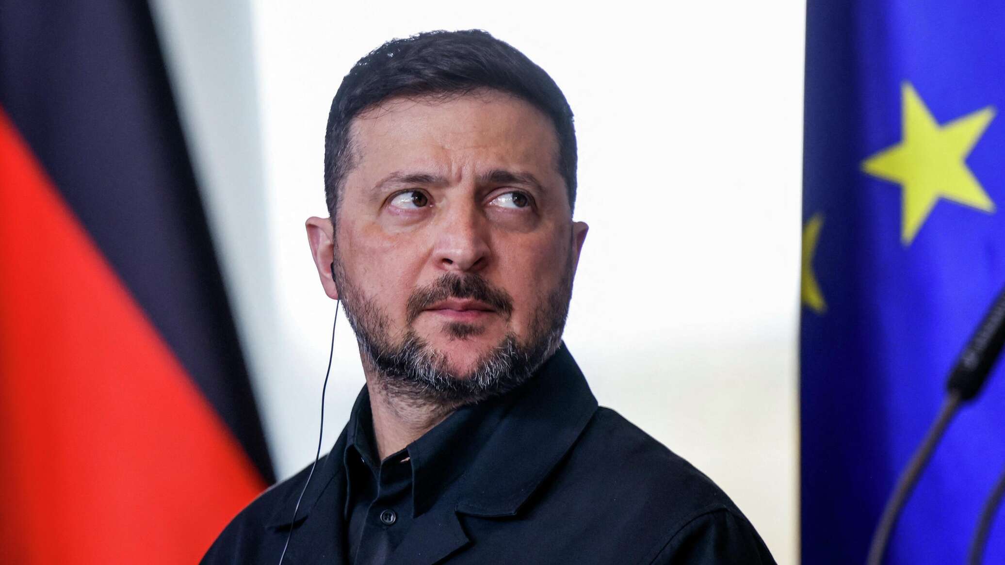 Лукашенко: украинҳо барои интихоби Зеленский ба ҳайси президент пардохт мекунанд
