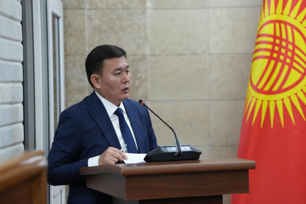 Комитет ЖК одобрил кандидатуру Улана Маматканова на пост вместо Эдиля Байсалова