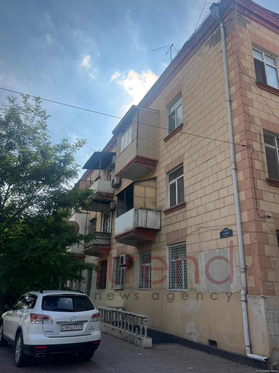Bakıda binadan kişi yıxılıb öldü