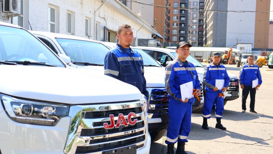 Bishkek power grid workers receive new specialized vehicles