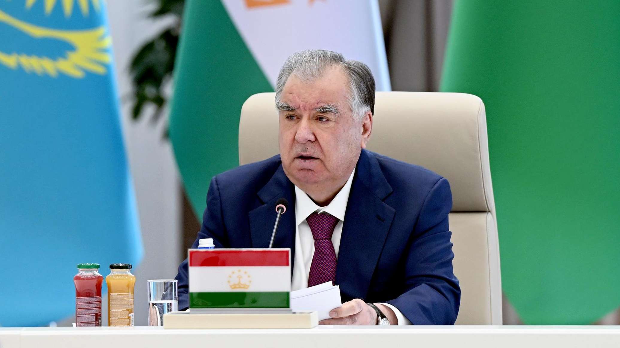 Рахмон призвал страны ЦА строить крупные нефтеперерабатывающие заводы
