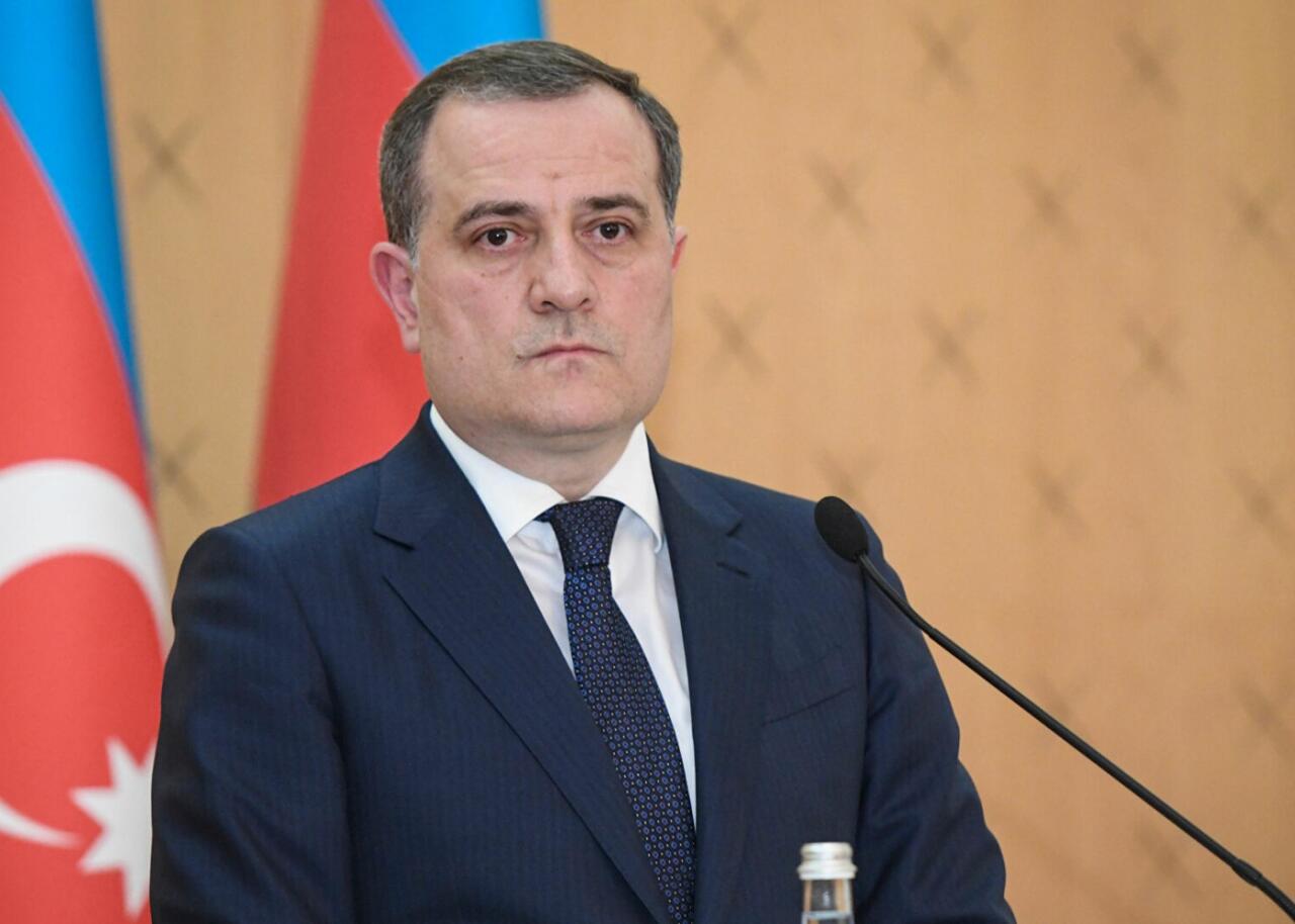 Azərbaycan Rusiya ilə Ukrayna arasındakı münaqişənin sülh yolu ilə nizamlanmasına çağırır
