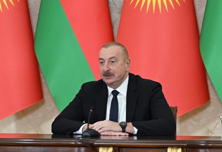 Ильхам Алиев пригласил Садыра Жапарова посетить Азербайджан