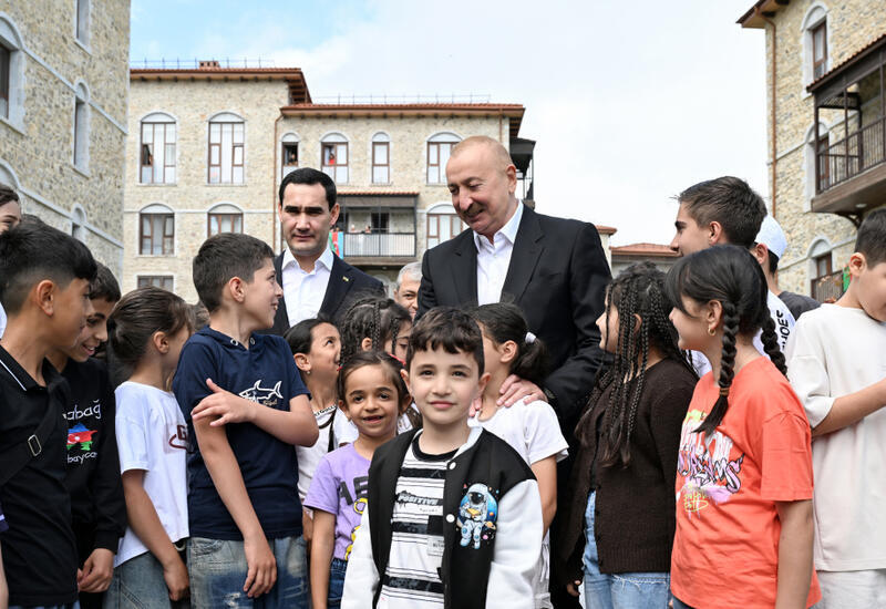 Prezident İlham Əliyev və Prezident Serdar Berdiməhəmmədov Qarabağda uşaqlarla görüşüblər