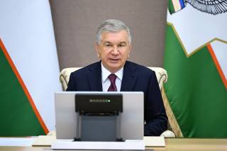 Рассмотрены предложения по совершенствованию системы оплаты труда государственных служащих