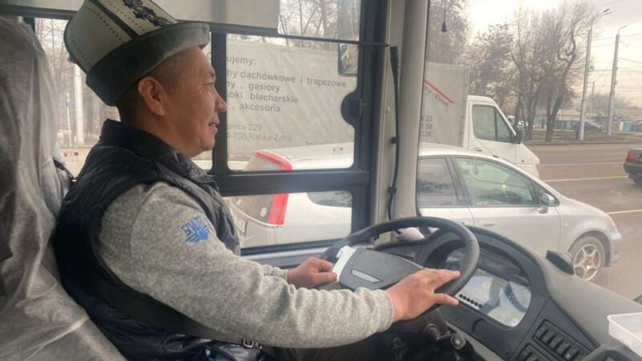 Водителям автобусов в Бишкеке повысят зарплаты — Алиев