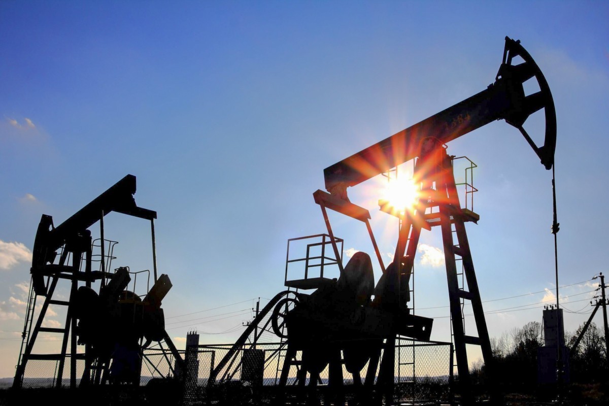 Цена азербайджанской нефти превысила 75 долларов