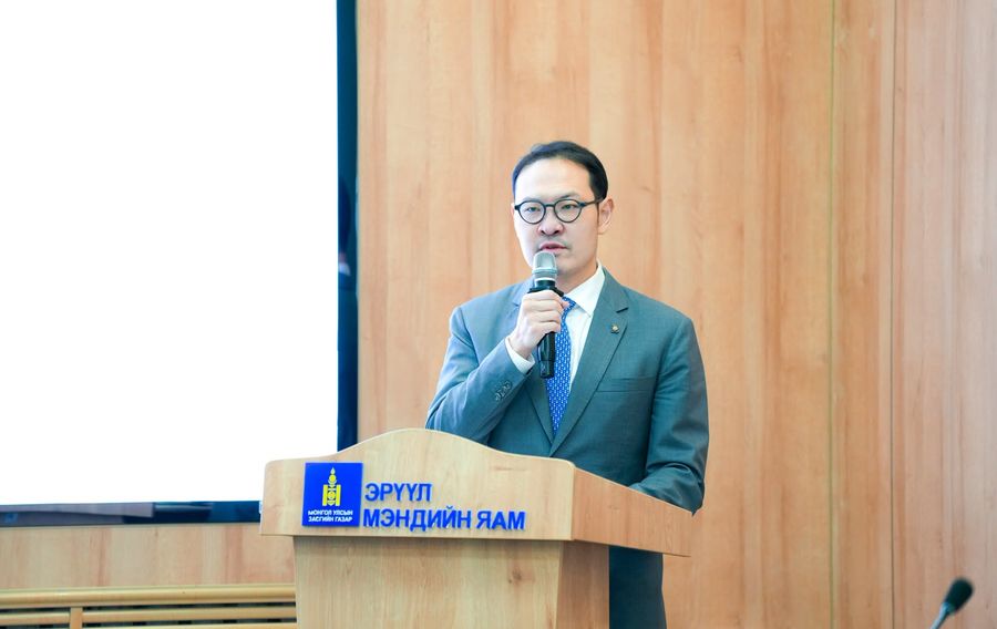 Умайн хүзүүний хорт хавдрыг эрт илрүүлэх тоног төхөөрөмжүүдийг эмнэлгүүдэд хүлээлгэн өглөө