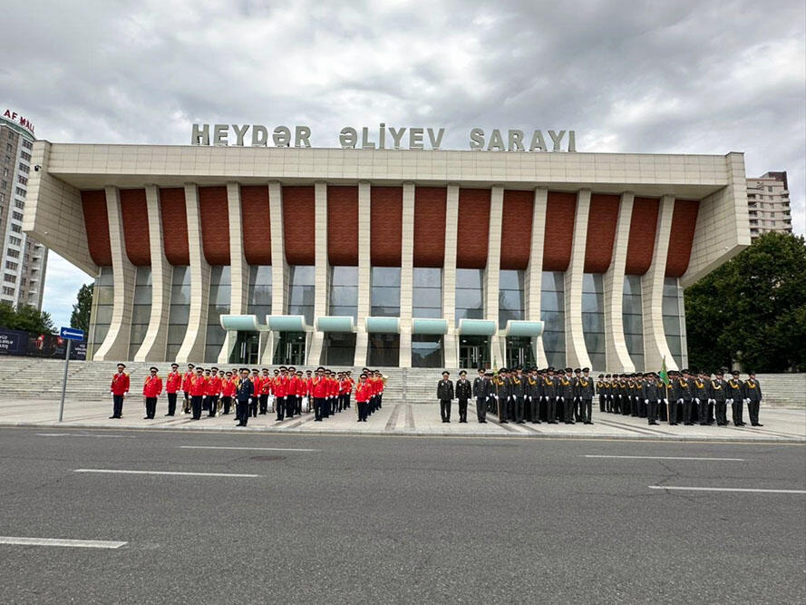 Silahlı Qüvvələr Günündə hərbi qulluqçuların yürüşləri təşkil olunub