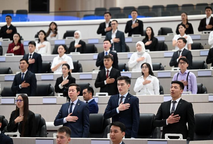 “School of Young Cadres” opened at Zhogorku Kenesh of Kyrgyzstan