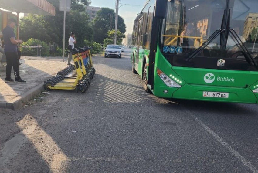 Шеринг самокатов прямо на подъезде к остановке организовали арендаторы