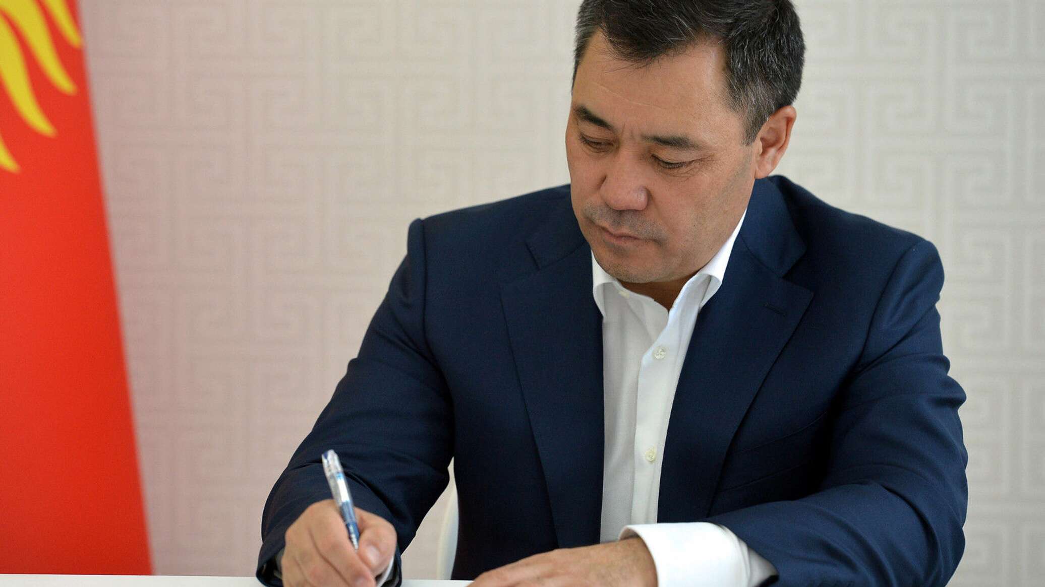 Жапаров обязал глав областей дважды в год проводить встречи с населением