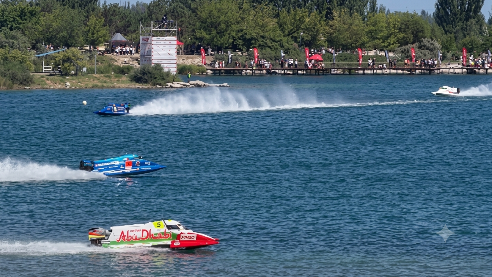 Гонки F1H2O на Иссык-Куле — стартовали первые тренировочные заезды. Видео