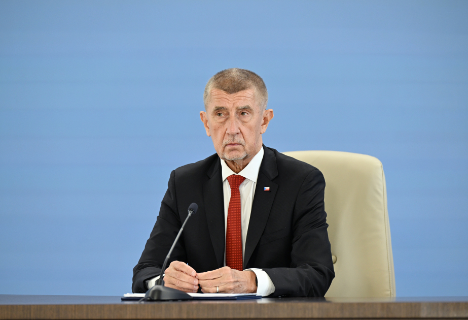 Сегодняшний форум продвинет и интенсифицирует наше сотрудничество - премьер-министр Чехии