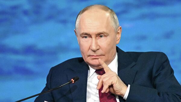 Западные элиты пытаются посеять внутреннюю смуту в РФ, заявил Путин