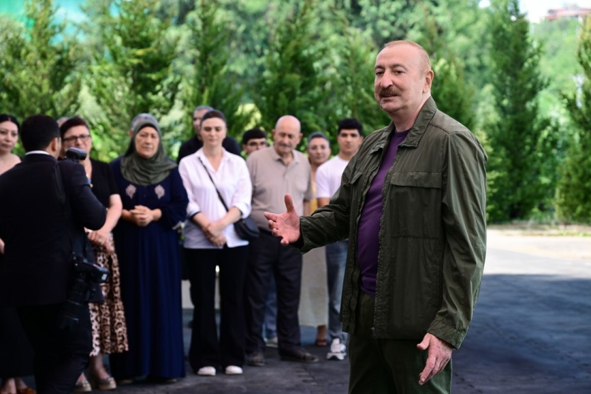 В соцсетях Ильхама Алиева опубликована публикация о встрече с переселившимися жителями в Ходжавендский район-ВИДЕО
