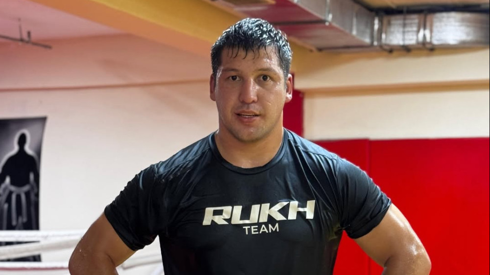 Казахстанец из UFC заработал миллионы за нокаут на последней секунде