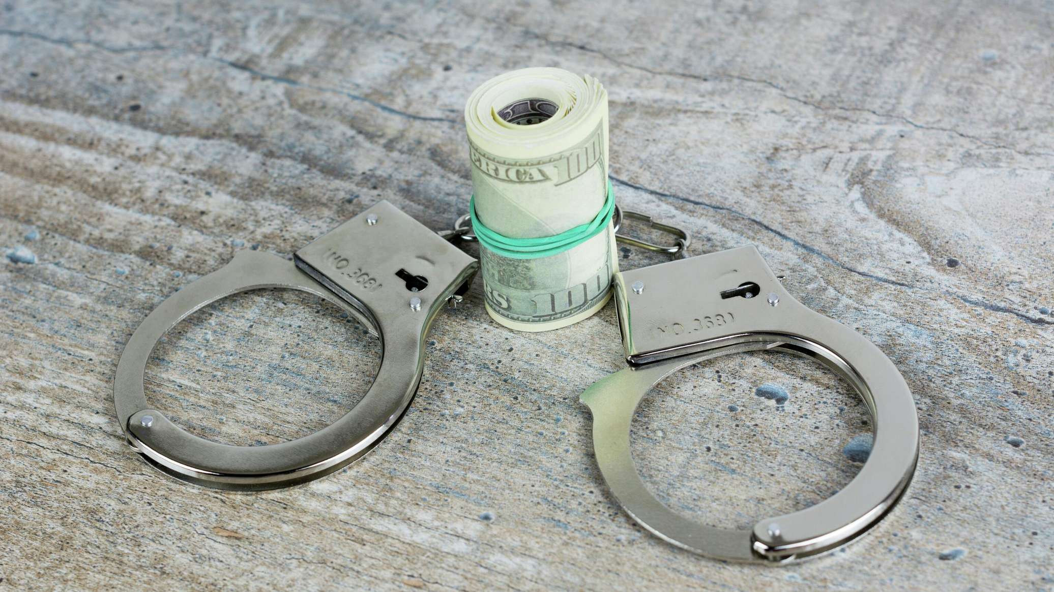 Глава администрации мэра Бустона обвинен во взяточничестве