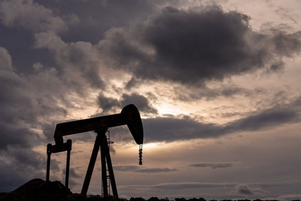 Нефть упала после заявлений США и Ирана о сделке